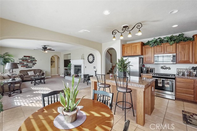 Detail Gallery Image 10 of 29 For 9470 Hillsborough, Chowchilla,  CA 93610 - 5 Beds | 3 Baths