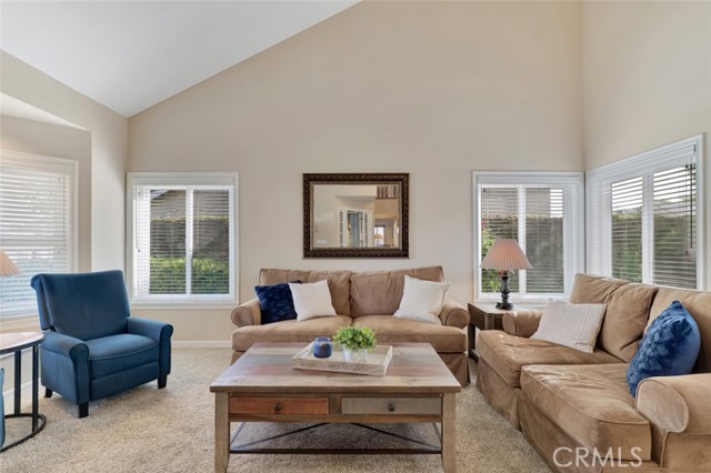 Detail Gallery Image 6 of 49 For 2707 Bitternut Cir, Simi Valley,  CA 93065 - 4 Beds | 3 Baths