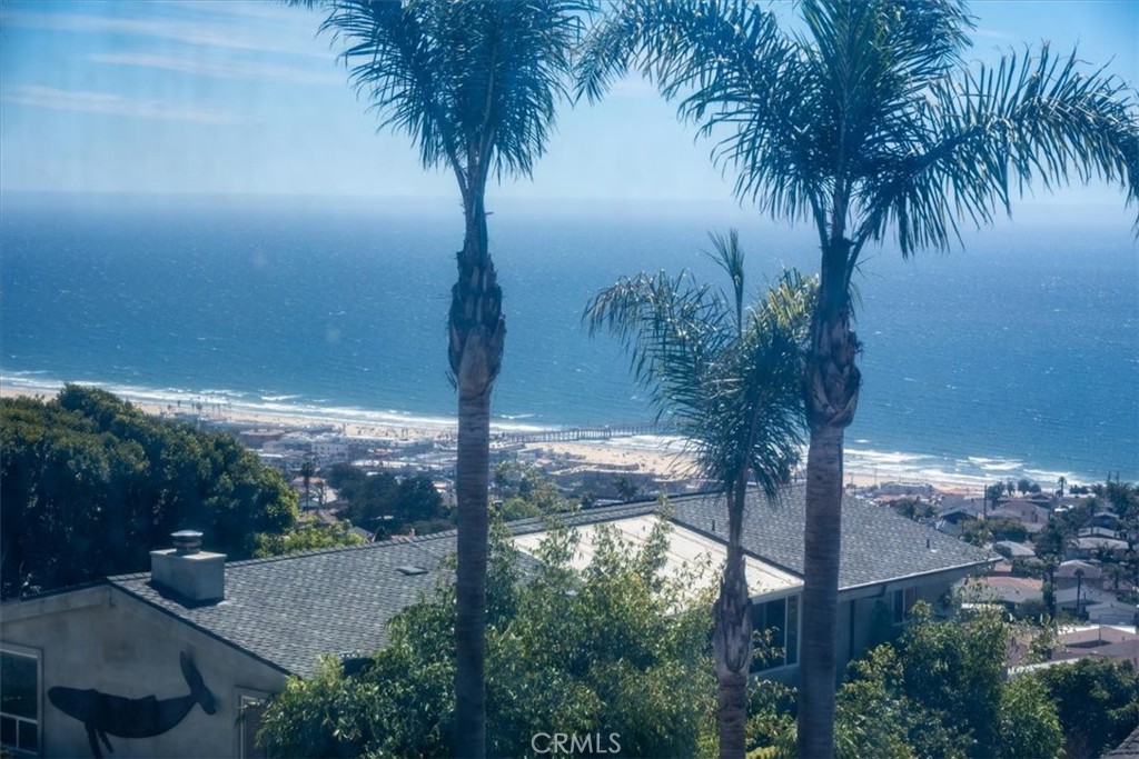 https://media.crmls.org/medias/ce34632d-8add-4c53-b2fa-c5d6a829b523.jpg?preset=X-Large