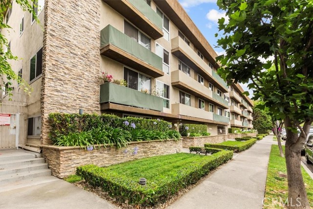 525 N Sycamore Unit: 320