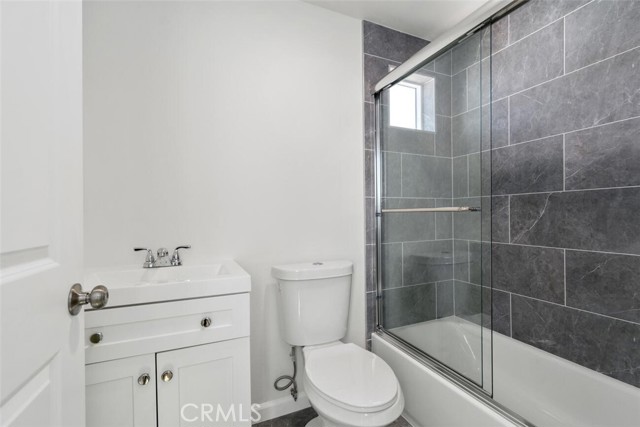 2636 Virginia Road, Los Angeles CA: https://media.crmls.org/medias/ce354b2a-18f5-4b84-a7b5-17bf2121e4a8.jpg