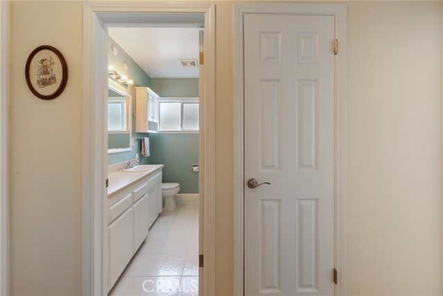 4489 Paula Ave, Lakewood CA: https://media.crmls.org/medias/ce357fbb-e95c-4b69-b8d0-5aaca3da6840.jpg