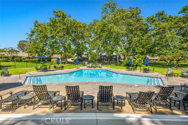 Detail Gallery Image 29 of 31 For 525 Vista Flora, Newport Beach,  CA 92660 - 3 Beds | 2/1 Baths