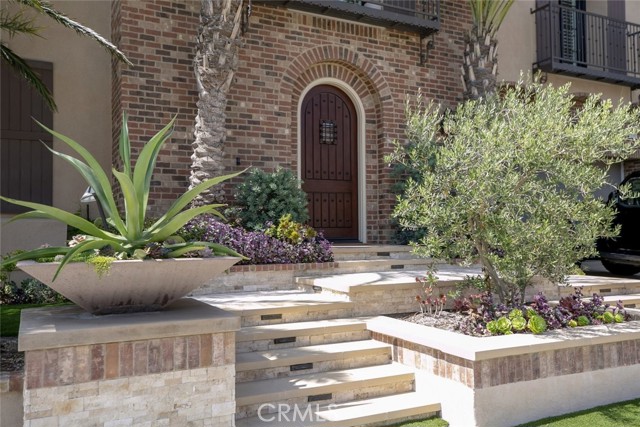 Detail Gallery Image 8 of 69 For 20300 W Windsor Ln, Northridge,  CA 91326 - 5 Beds | 6 Baths