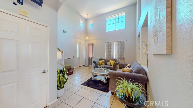 Detail Gallery Image 6 of 37 For 5636 Pheasant Dr, Fontana,  CA 92336 - 4 Beds | 2/1 Baths