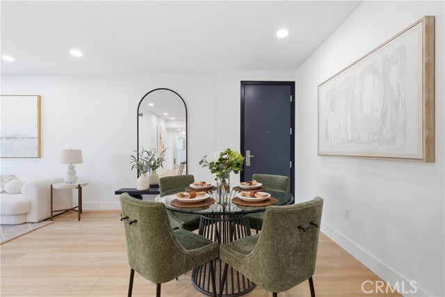 Detail Gallery Image 5 of 12 For 12078 Guerin St #201,  Studio City,  CA 91604 - 2 Beds | 2 Baths