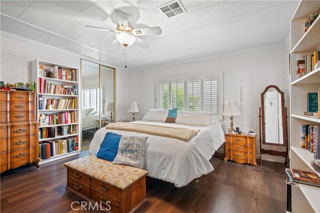 5200 Irvine Blvd., Irvine CA: https://media.crmls.org/medias/ce3804e8-8d7c-4071-a8fd-8a4181ca94d5.jpg
