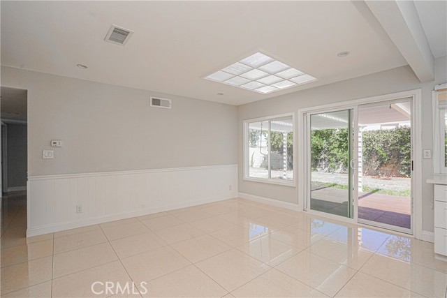 6053 Ronald Circle, Cypress CA: https://media.crmls.org/medias/ce380fe2-f9b5-4125-95b3-4d9aa31f217b.jpg