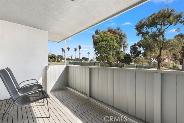 Detail Gallery Image 16 of 31 For 1321 Beryl St #101,  Redondo Beach,  CA 90277 - 3 Beds | 2/1 Baths