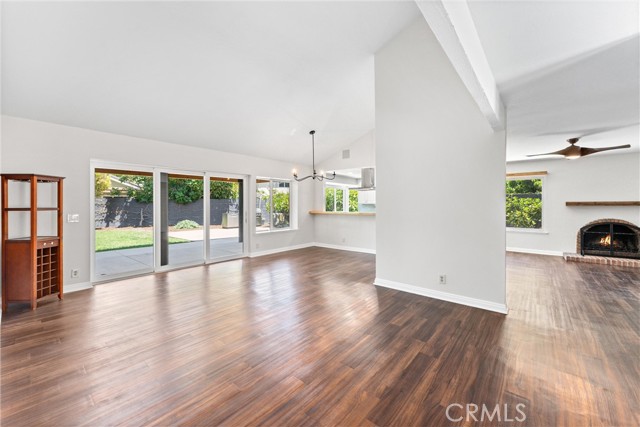 201 W Harvey Avenue, Santa Ana CA: https://media.crmls.org/medias/ce38fe3e-65f9-452e-9c8e-bc5c2526fa03.jpg