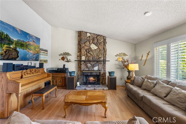 13862 Shablow Avenue photo 8