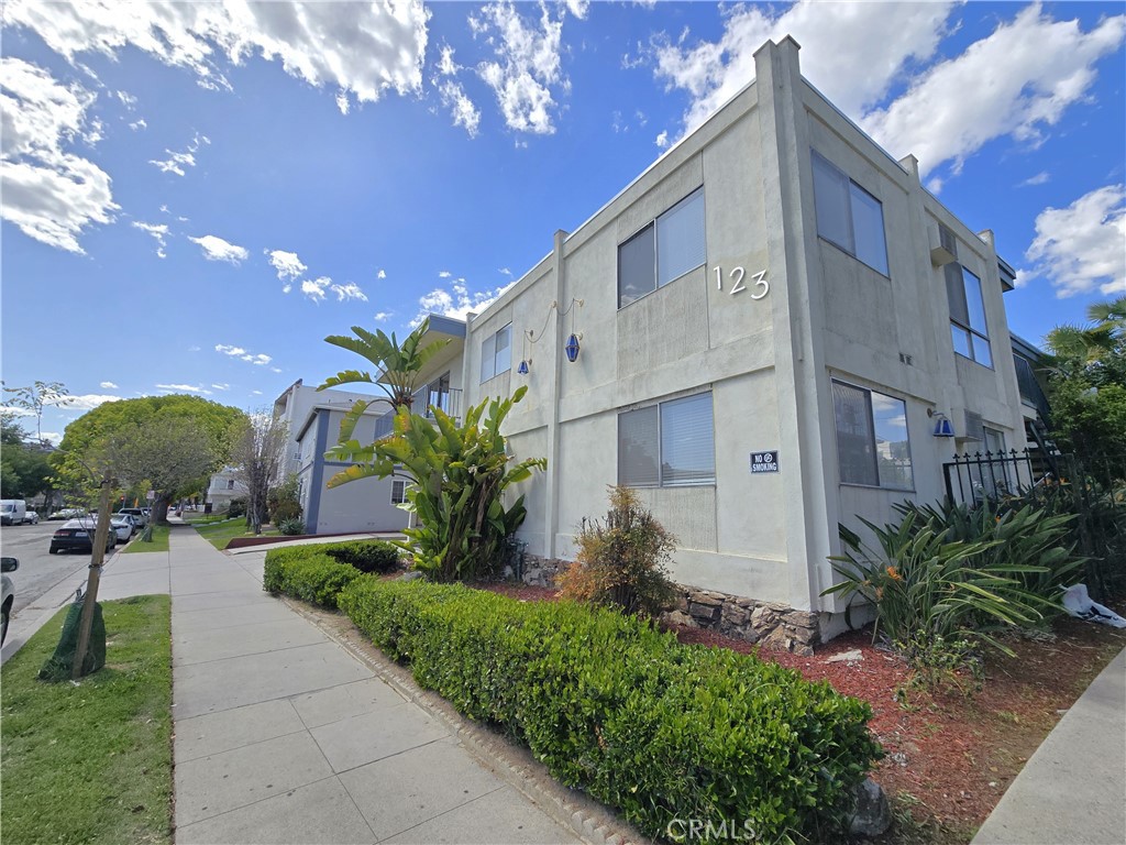 123 W Lomita Avenue #3