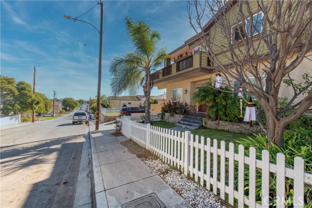 2516 Gates Avenue, Redondo Beach, California 90278, 4 Bedrooms Bedrooms, ,2 BathroomsBathrooms,Residential,Sold,Gates,SB21237956