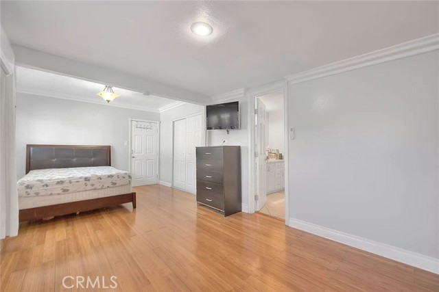 6442 Raymond Avenue, Long Beach CA: https://media.crmls.org/medias/ce3a760a-72cc-4e92-a4fe-b859f2c8d174.jpg