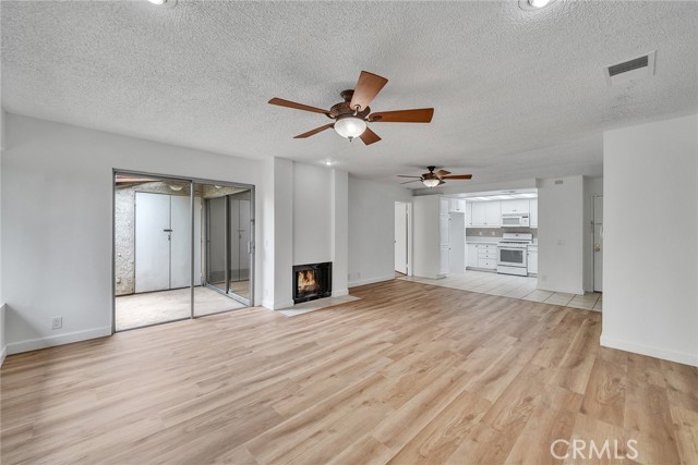 Detail Gallery Image 6 of 43 For 901 Golden Springs Dr #D13,  Diamond Bar,  CA 91765 - 3 Beds | 2 Baths