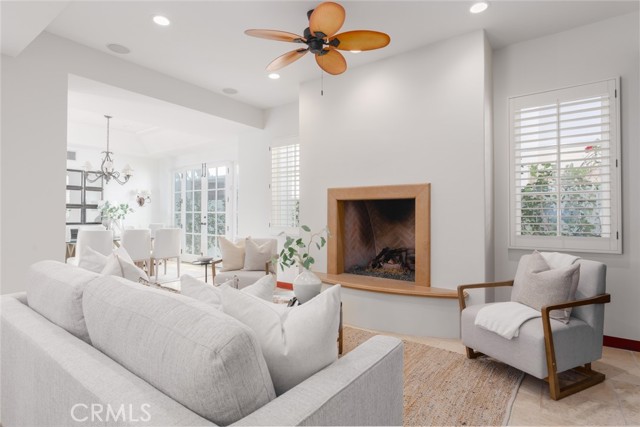 126 Via Koron, Newport Beach CA: https://media.crmls.org/medias/ce3d15ce-2c0e-4531-b5a1-6d529882c91a.jpg
