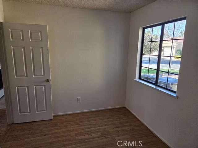 Detail Gallery Image 8 of 16 For 19099 Frances, Apple Valley,  CA 92308 - 2 Beds | 2 Baths