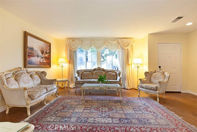 Detail Gallery Image 8 of 43 For 19 Tennessee, Irvine,  CA 92606 - 4 Beds | 2/1 Baths