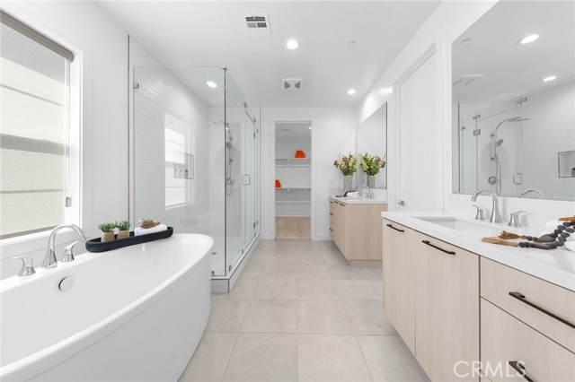 131 Bear Leaf Drive, Lake Forest CA: https://media.crmls.org/medias/ce3d5873-fc84-4928-bb9b-2f467a63bf9f.jpg
