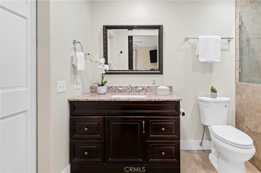 https://media.crmls.org/medias/ce3dc51d-e72b-4938-8191-c6163cf88480.jpg?preset=X-Large