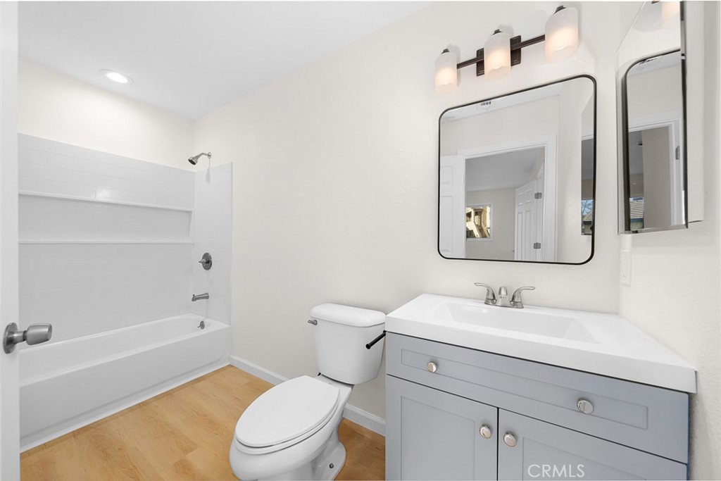 https://media.crmls.org/medias/ce3dcfa0-6bfb-4898-a5b0-6135aff764de.jpg?preset=X-Large