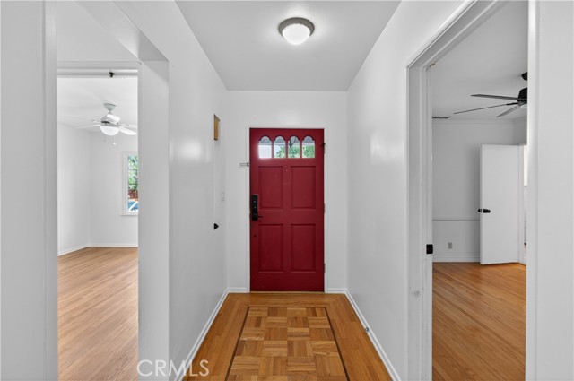 Detail Gallery Image 2 of 16 For 5007 Canoga Avenue, Woodland Hills,  CA 91364 - 3 Beds | 2 Baths