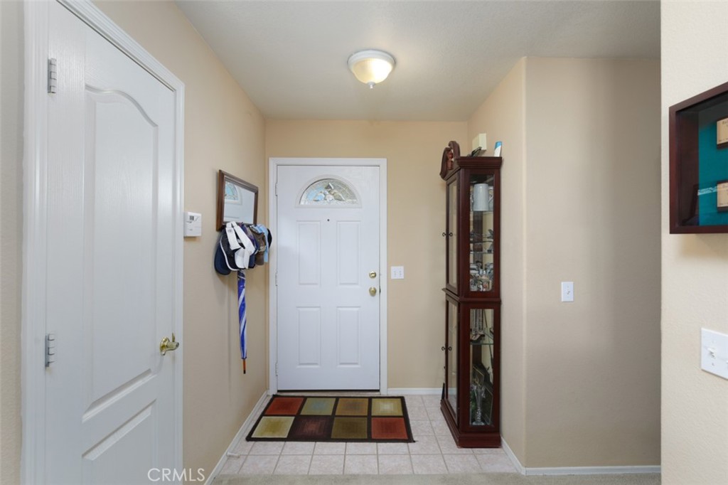 https://media.crmls.org/medias/ce3efdd1-8cf7-4763-841b-6abdc338f81c.jpg?preset=X-Large
