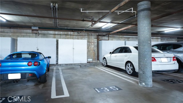 Detail Gallery Image 11 of 12 For 102 Scholz #37,  Newport Beach,  CA 92663 - 1 Beds | 1 Baths