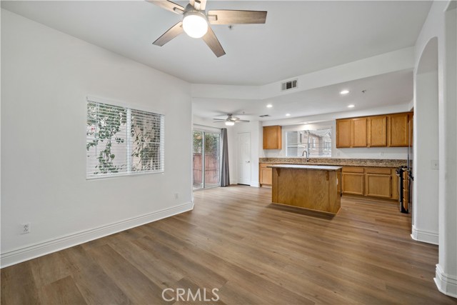 Image 15 of 40 For 26487 Arboretum Way 2104