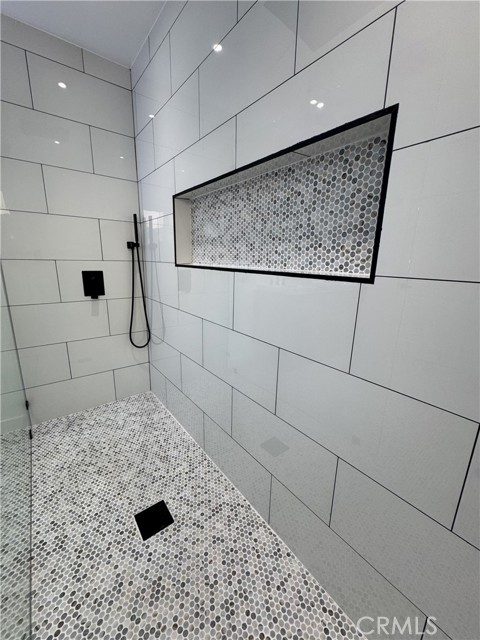 Detail Gallery Image 8 of 22 For 2212 Linda Flora Dr, Los Angeles,  CA 90077 - 3 Beds | 2/1 Baths