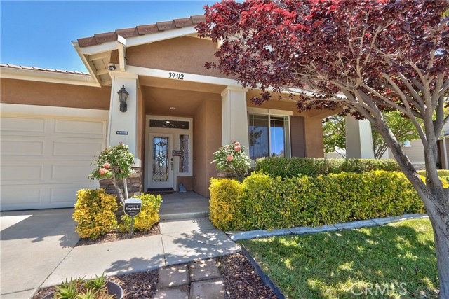 39312 Beringer Drive, Murrieta CA: https://media.crmls.org/medias/ce408241-758c-4dd9-8bc9-06f189c2f56f.jpg