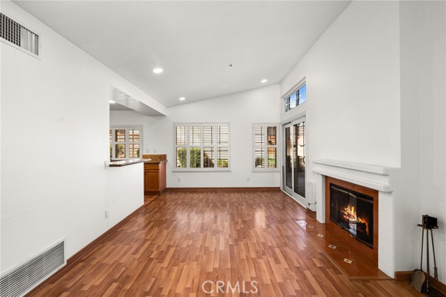 Detail Gallery Image 6 of 31 For 13474 Columbus, Fontana,  CA 92336 - 2 Beds | 2 Baths