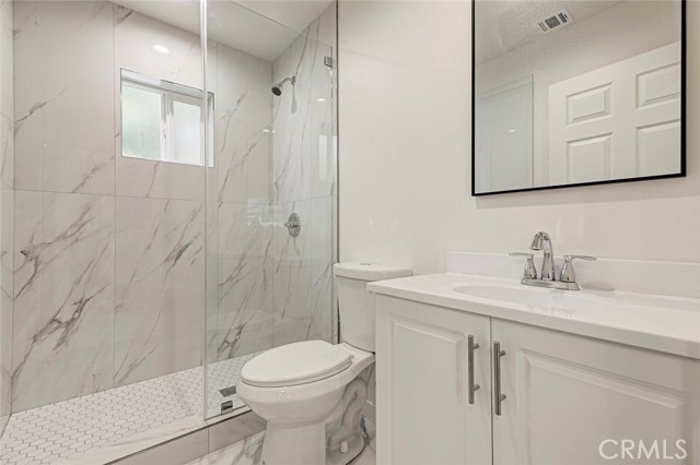 Detail Gallery Image 12 of 25 For 15557 Wyandotte St, Van Nuys,  CA 91406 - 3 Beds | 2 Baths