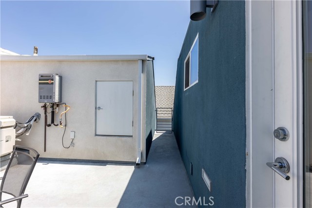 4831 Craner Avenue, North Hollywood CA: https://media.crmls.org/medias/ce4170d6-e545-474d-aaa4-2eab8b2b8210.jpg