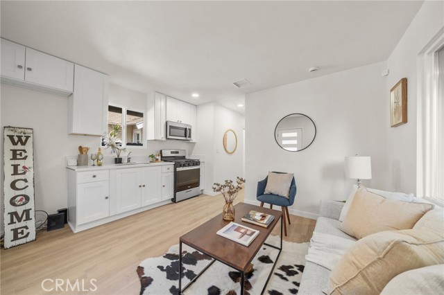 Detail Gallery Image 7 of 22 For 408 Orange, Long Beach,  CA 90802 - 2 Beds | 1 Baths