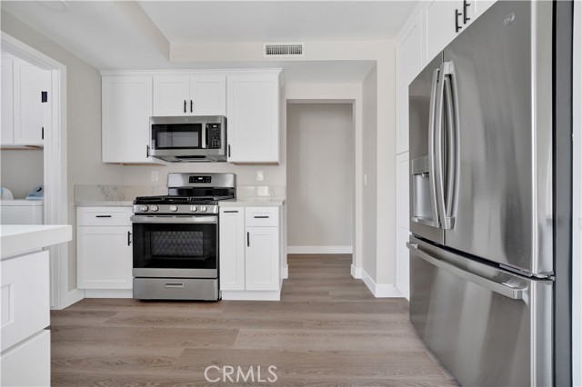 834 S Oakhaven Drive, Anaheim CA: https://media.crmls.org/medias/ce41b547-4222-4386-8bd4-f5e7885b306b.jpg