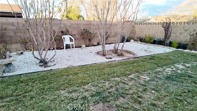 Detail Gallery Image 11 of 11 For 38616 Division, Palmdale,  CA 93550 - 3 Beds | 2 Baths