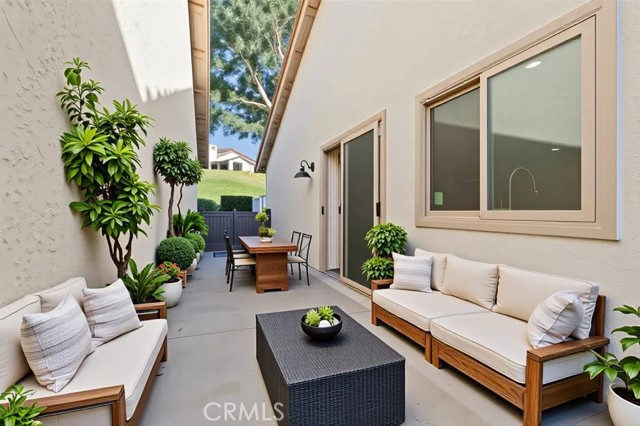 27695 Via Turina, Mission Viejo CA: https://media.crmls.org/medias/ce43563a-403c-4e7e-bfa4-7eafd5adcb7c.jpg