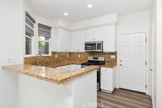 Detail Gallery Image 11 of 32 For 303 Canoe Pond, Costa Mesa,  CA 92627 - 3 Beds | 2/1 Baths