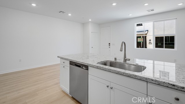 Detail Gallery Image 5 of 23 For 34429 Ciruela Ave, French Valley,  CA 92596 - 3 Beds | 2/1 Baths