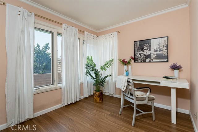 Detail Gallery Image 20 of 38 For 2251 El Arbolita Dr, Glendale,  CA 91208 - 2 Beds | 2 Baths
