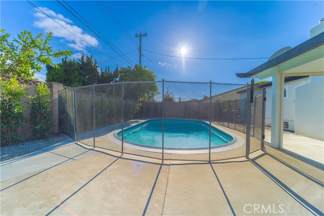 Detail Gallery Image 35 of 57 For 6526 Corinne Cir, Buena Park,  CA 90620 - 5 Beds | 2/1 Baths