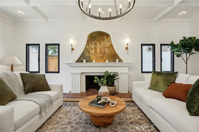 6373 W 6TH Street, Los Angeles CA: https://media.crmls.org/medias/ce4417c7-0d57-42fb-9290-ef01b1cad57e.jpg