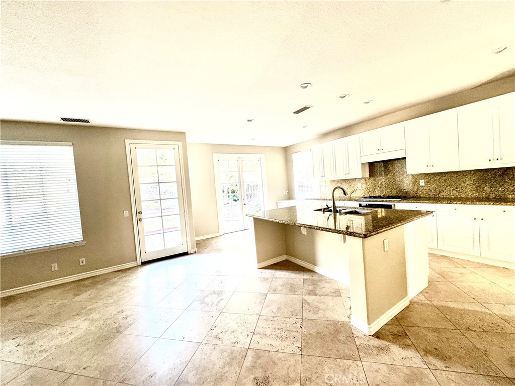 MLS #OC25216386 image #6