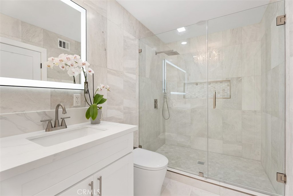 MLS #OC26007702 image #19