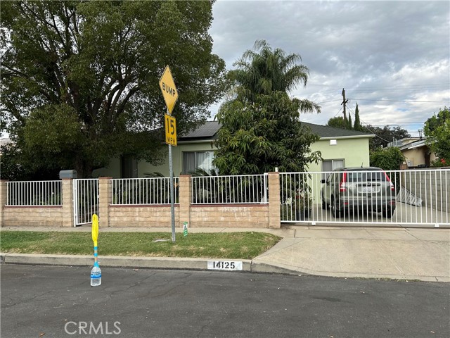 Detail Gallery Image 2 of 21 For 14125 Burton St, Panorama City,  CA 91402 - 3 Beds | 2 Baths