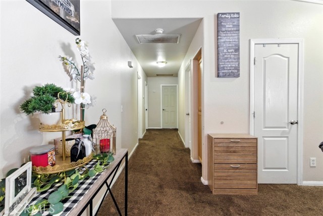16662 Joshua Street, Hesperia CA: https://media.crmls.org/medias/ce45ae92-c98c-42bd-9f17-eae582ec7b6d.jpg