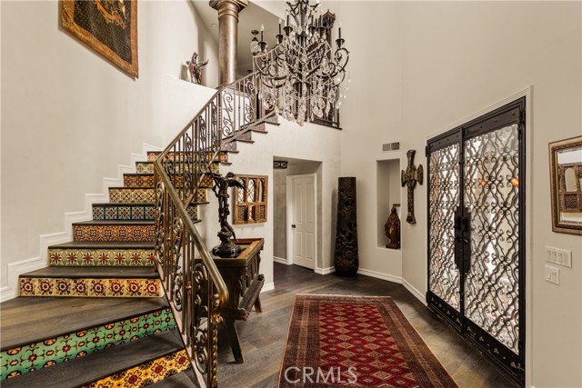 Detail Gallery Image 4 of 44 For 4909 Woodley Ave, Encino,  CA 91436 - 5 Beds | 4 Baths