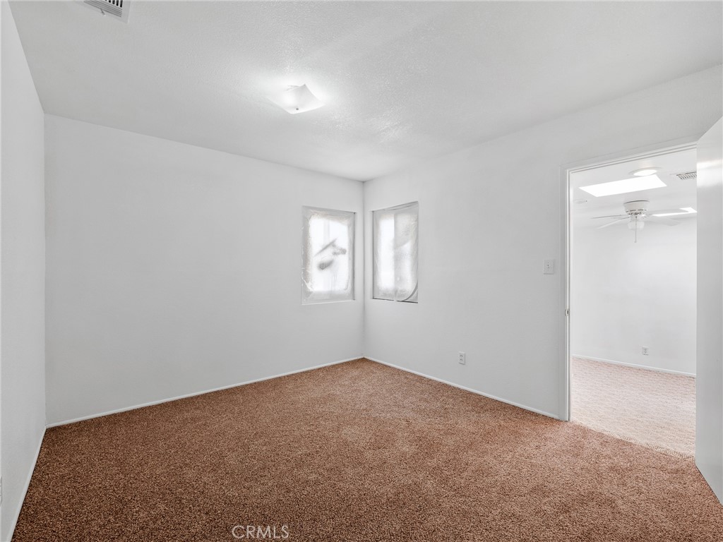 https://media.crmls.org/medias/ce46024f-5807-4491-a27c-5661ef02e216.jpg?preset=X-Large