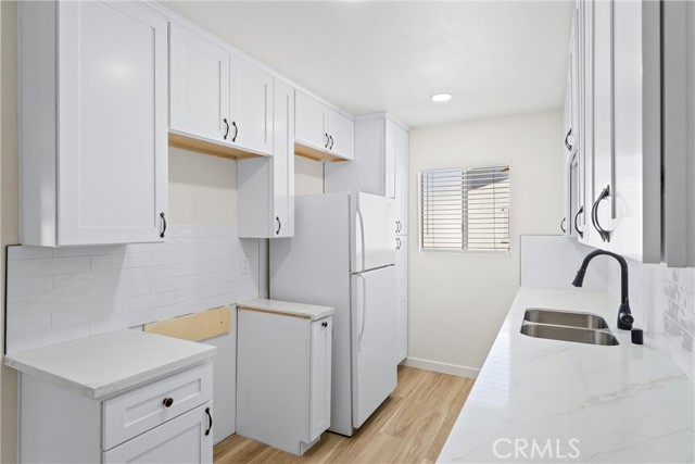 Detail Gallery Image 12 of 20 For 1382 via Santiago, Corona,  CA 92882 - 2 Beds | 1 Baths